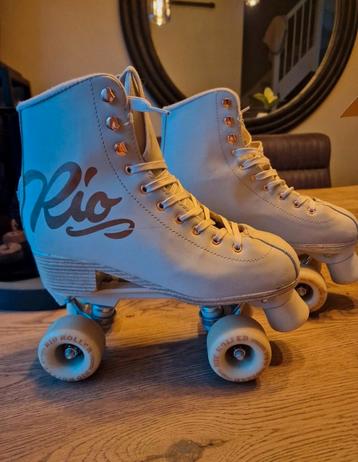 Rolschaatsen maat 42 (valt als 41) - Zo goed als nieuw beschikbaar voor biedingen