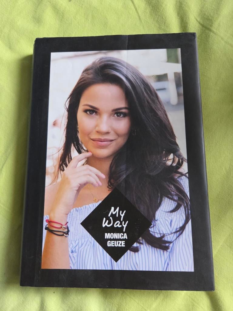 My Way - Monica Geuze (Autobiografie), Boeken, Ophalen of Verzenden, Gelezen, Monica Geuze, Film, Tv en Media