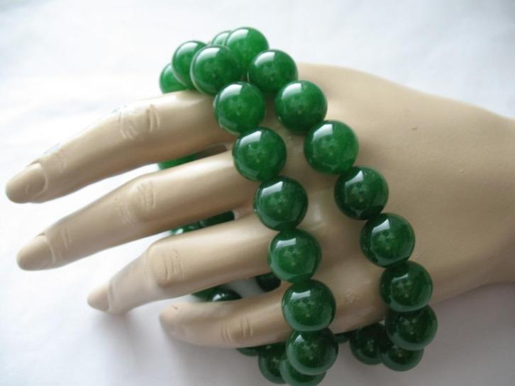 Ketting ✨Ronde Stenen ✨Helder Groen✨ Vintage✨, Sieraden, Tassen en Uiterlijk, Antieke sieraden, Ketting, Overige materialen, Met edelsteen