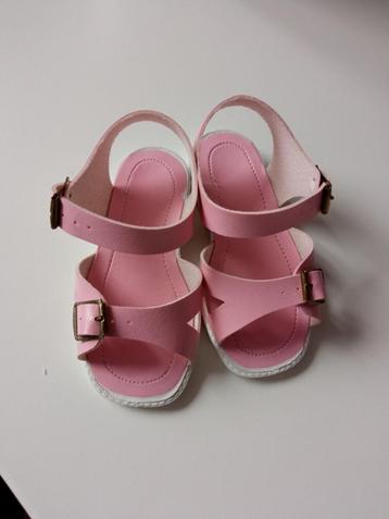 Roze sandaaltjes maat 19 US maat 4 sandalen met gespen beschikbaar voor biedingen