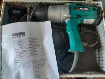 Makita 6906 3/4 zware electrische slagmoersleutel. als nieuw beschikbaar voor biedingen