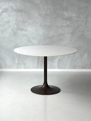 Johanson eettafel tulip vintage tulp eetkamertafel jaren 70 beschikbaar voor biedingen