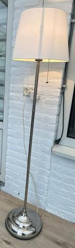 ÅRSTID Staande lamp – vernikkeld/wit, Huis en Inrichting, Lampen | Vloerlampen, Ophalen, Zo goed als nieuw, Metaal, 150 tot 200 cm