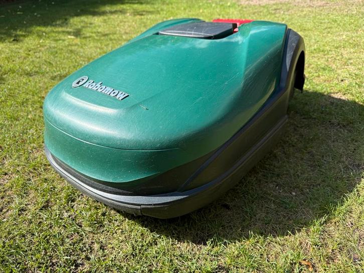 Robotmaaier Robomow RK1000 met garage, Tuin en Terras, Robotmaaiers, Gebruikt, Bestuurbaar via app, Ophalen of Verzenden