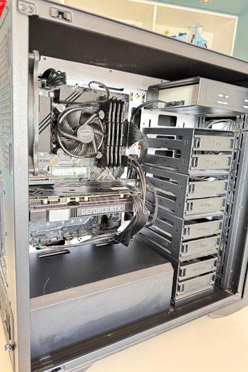 Zeer krachtige Intel i9 PC met 64Gb, 1 Tb SSD, 4 Tb S-ATA beschikbaar voor biedingen