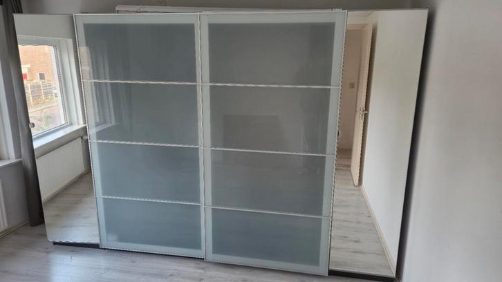 Ikea Pax kast met schuifdeuren, Doe-het-zelf en Verbouw, Kozijnen en Schuifpuien, Zo goed als nieuw, 75 tot 150 cm, Ophalen