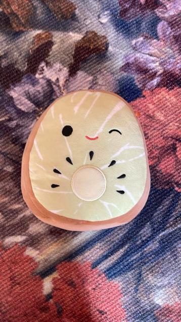Squishmallow groen/bruine kiwi knuffel  beschikbaar voor biedingen
