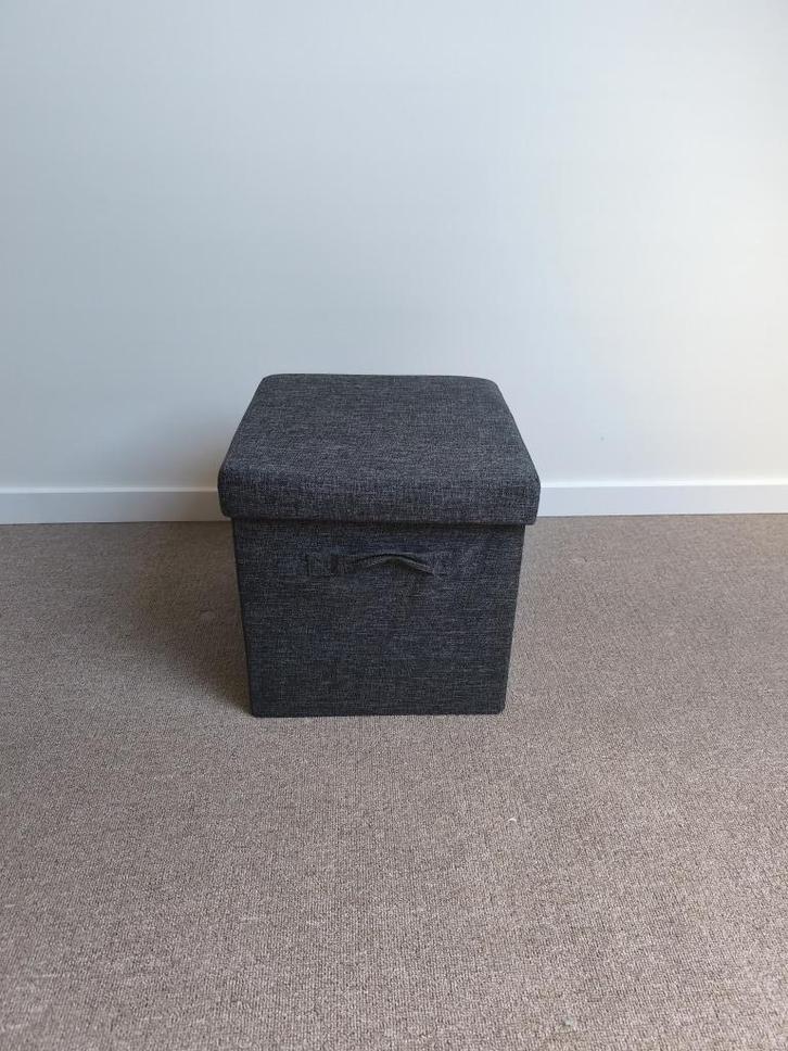 Poef met opbergruimte grijs, Huis en Inrichting, Banken | Voetenbanken en Poefen, Zo goed als nieuw, Minder dan 50 cm, Minder dan 50 cm