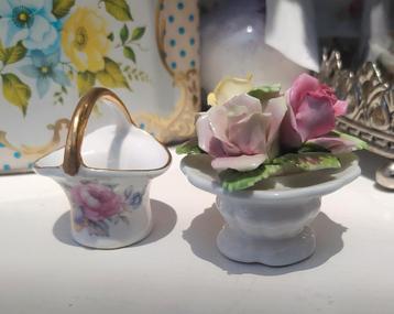 2 Engelse miniatuurtjes beschikbaar voor biedingen