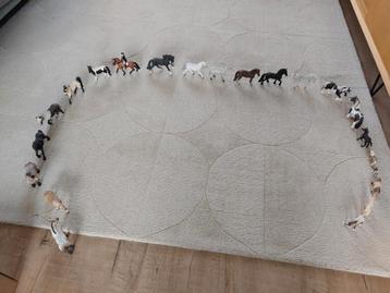 Verzameling nette, onbeschadigde Schleich paarden, 22 stuks beschikbaar voor biedingen