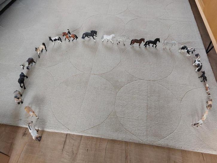 Verzameling nette, onbeschadigde Schleich paarden, 22 stuks, Verzamelen, Dierenverzamelingen, Zo goed als nieuw, Beeldje of Figuurtje