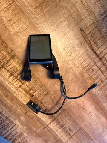 Ouxi M5 Display beschikbaar voor biedingen