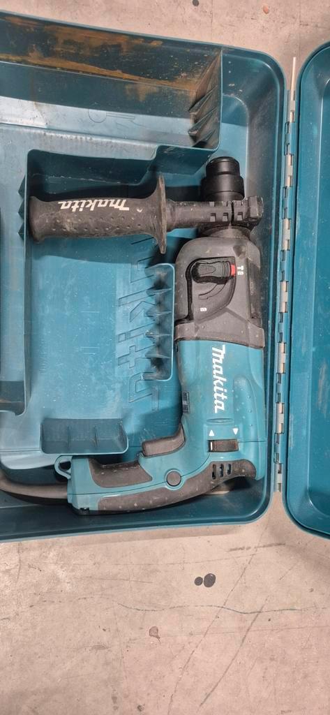 Makita HR2230 Klopboormachine met Koffer, Doe-het-zelf en Verbouw, Gereedschap | Boormachines, Gebruikt, Boor- en Schroefmachine