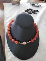 Cornalijne collier met 14krt slot., Ophalen of Verzenden, Zo goed als nieuw, Goud, Goud