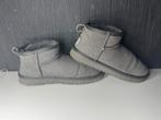 UGG Dames Laarzen, Lage of Enkellaarzen, Ophalen of Verzenden, Zo goed als nieuw, Grijs
