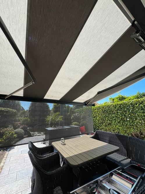 Elektrisch zonnescherm met led verlichting (5,5 m breed), Tuin en Terras, Zonneschermen, Gebruikt, Knikarmscherm, Elektrisch, Ophalen