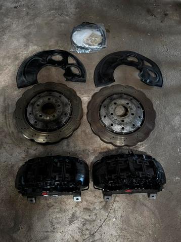 Audi RS5 remklauwen 8-pots + schijven/blokken beschikbaar voor biedingen
