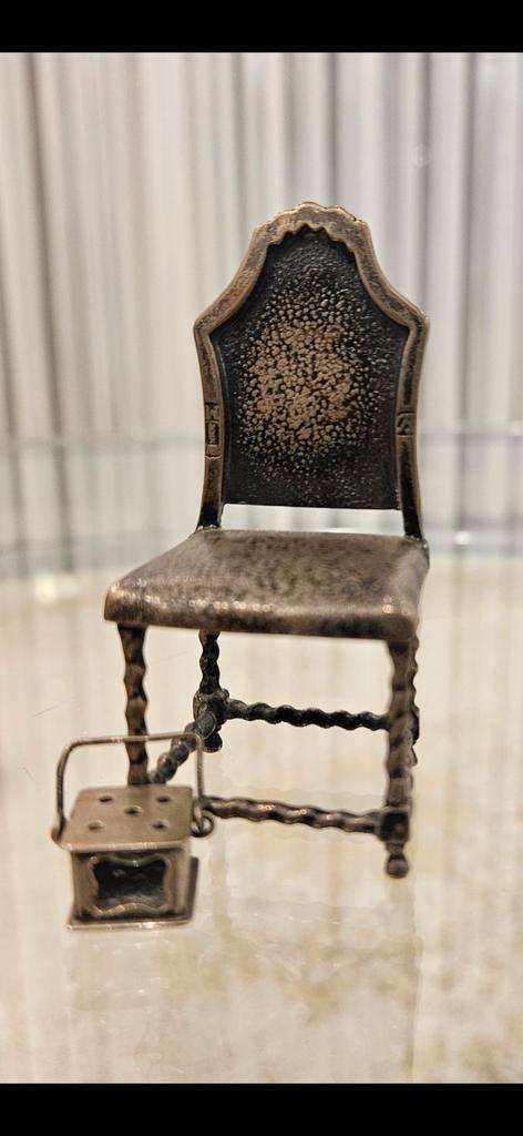 Miniatuur Zilveren Stoel J.Borduur met Voetenstoof, Antiek en Kunst, Antiek | Overige Antiek, Ophalen of Verzenden