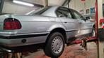 BMW 7-Serie 2.8 I 728 AUT 1998 Grijs, Auto's, Automaat, Achterwielaandrijving, Leder, 102 €/maand