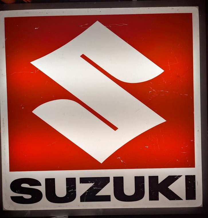 Originele Suzuki Lichtbak Reclame, Verzamelen, Merken en Reclamevoorwerpen, Gebruikt, Lichtbak of (neon) lamp, Ophalen