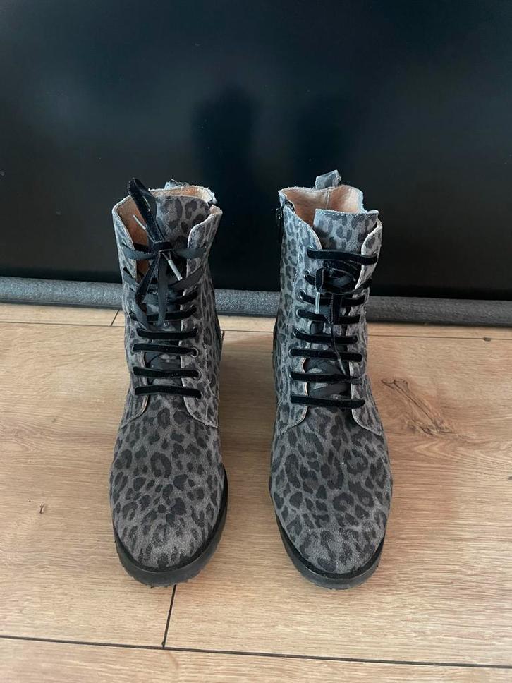 Grijze Dierenprint Laarzen - Dwrs, Kleding | Dames, Schoenen, Zo goed als nieuw, Lage of Enkellaarzen, Grijs, Ophalen of Verzenden