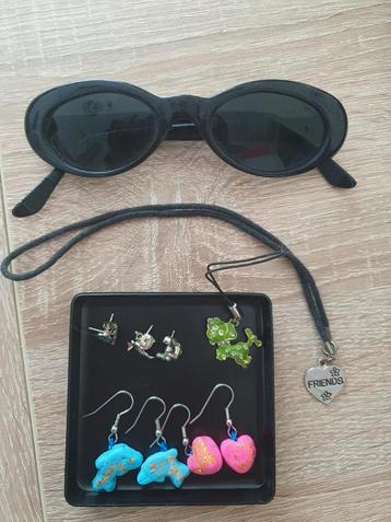 Kinder sieraden.
 beschikbaar voor biedingen