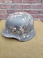 M40 helm met resten van camo verf, Verzamelen, Militaria | Tweede Wereldoorlog, Duitsland, Helm of Baret, Landmacht, Verzenden