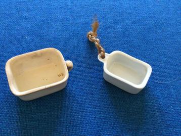 2 Leuke antieke aardewerk bakjes, keuken-voorraadkast 12,50  beschikbaar voor biedingen
