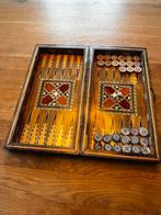 Backgammon. Mooi Houten Inlegwerk en Parelmoer, Een of twee spelers, Ophalen of Verzenden, Zo goed als nieuw, Reisspel