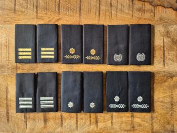 Douane epauletten beschikbaar voor biedingen