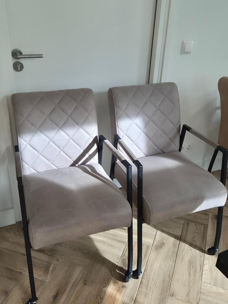 8 mooie comfortabele verrijdbare eetkamerstoelen, 4 kleuren, Huis en Inrichting, Stoelen, Zo goed als nieuw, Vijf, Zes of meer stoelen