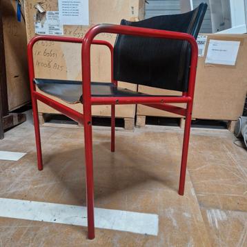 Vintage metalen Design Stoel Zwart/Rood/leer beschikbaar voor biedingen