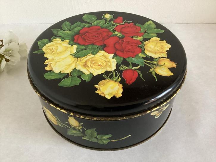 Vintage koektrommel met rozen - IRA Denmark 19 cm., Verzamelen, Blikken, Gebruikt, Koek(jes), Ophalen of Verzenden