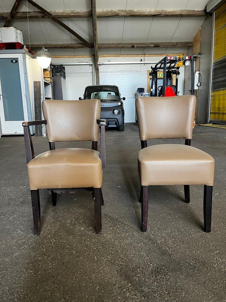 Lichtbruine stoelen met én zonder leuning, Huis en Inrichting, Stoelen, Gebruikt, Vijf, Zes of meer stoelen, Hout, Leer, Bruin