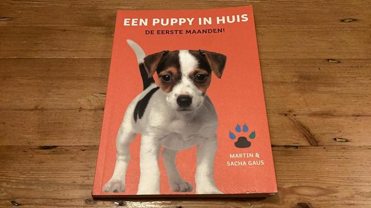 EEN PUPPY IN HUIS - Martin Gaus (keurige paperback)., Boeken, Dieren en Huisdieren, Gelezen, Honden, Ophalen of Verzenden