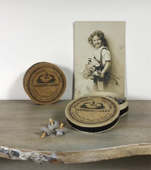 Frans doosje Fabriqué à la Gare vol drijf lontjes, Antiek en Kunst, Curiosa en Brocante, Ophalen of Verzenden