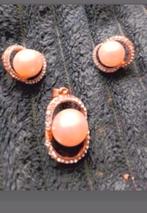 Ketting en oorbellen parel, Verzenden, Nieuw, Goud, Met hanger