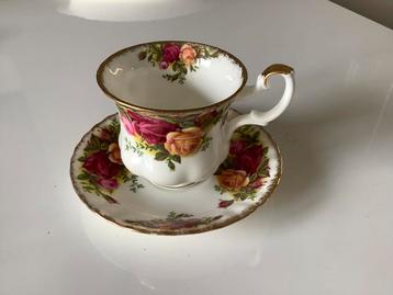 Royal Albert old country rose koffiekopje beschikbaar voor biedingen