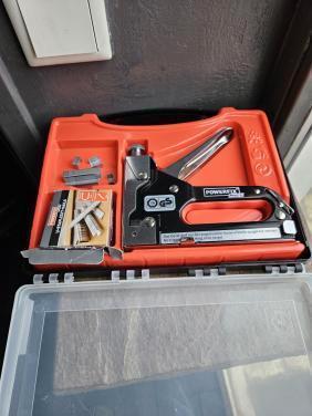 Zgan Powerfix Profi handnietpistoolset met met nietjes..., Doe-het-zelf en Verbouw, Gereedschap | Handgereedschap, Zo goed als nieuw