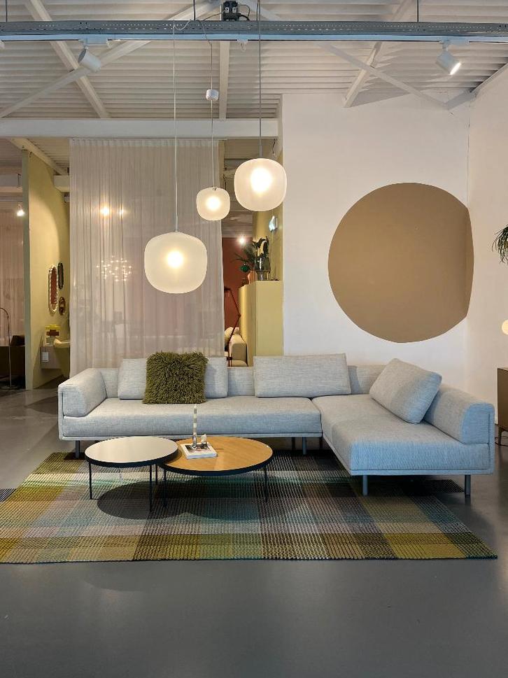 Eyye Dura Lounge bank, Huis en Inrichting, Banken | Bankstellen, Zo goed als nieuw, Hoekbank, Vierpersoons of meer, 300 cm of meer