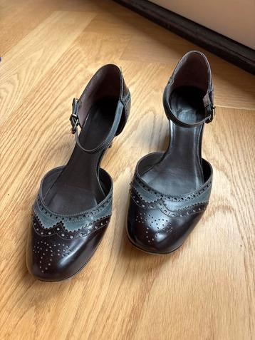 Elegante vintage pump mt 39 kleur bruin en grijs beschikbaar voor biedingen