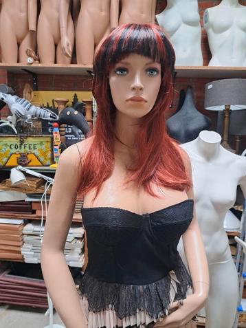 etalagepop/etalagepoppen/paspop beschikbaar voor biedingen