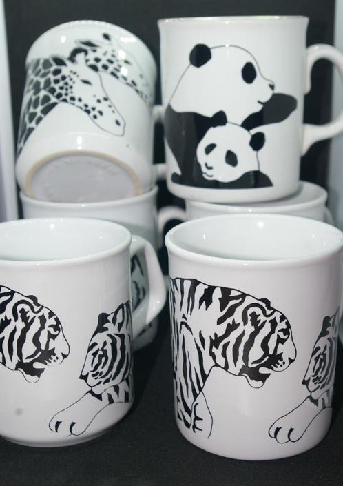 Zes bekers met zwart/wit dierenafbeeldingen., Huis en Inrichting, Keuken | Servies, Nieuw, Overige stijlen, Aardewerk, Ophalen of Verzenden