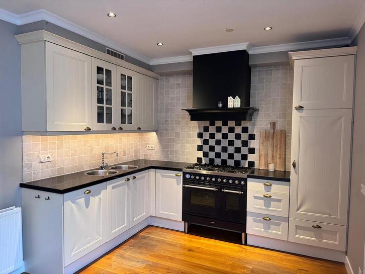 Complete Keuken met Boretti Fornuis (2007), Huis en Inrichting, Keuken | Complete keukens, Gebruikt, Hoekkeuken, Crème, Graniet of Steen