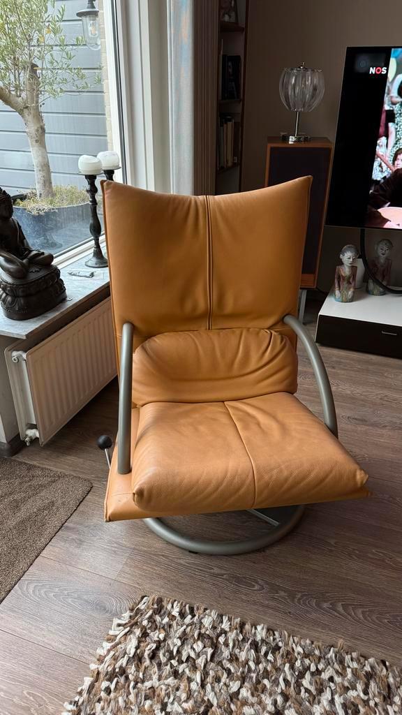 Rolf Benz Draaifauteuil - Oranje - Goede Staat!, Huis en Inrichting, Fauteuils, Zo goed als nieuw, Leer, 50 tot 75 cm, Minder dan 75 cm