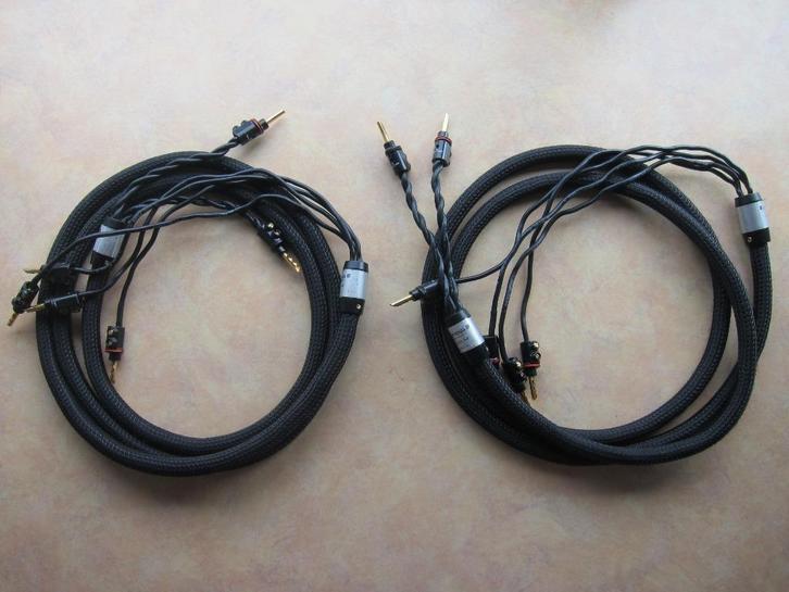 Cassiopeia SpaceCom4 biwire luidsprekerkabel 2x 2,50 meter, Audio, Tv en Foto, Audiokabels en Televisiekabels, Gebruikt, Luidsprekerkabel