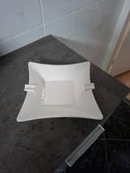 Witte vierkante asbak, Ophalen