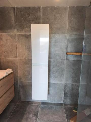 Zwevende bad kamer kast
