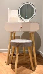 Vanity Table with Mirror & Stool, Ophalen, Zo goed als nieuw