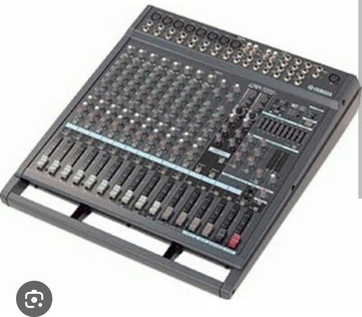 Yamaha emx 5000. 1000 w. 2x500w powered mixer, Muziek en Instrumenten, Mengpanelen, Zo goed als nieuw, 10 tot 20 kanalen, Ophalen of Verzenden